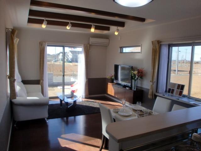 Same specifications photos (living). Our construction cases