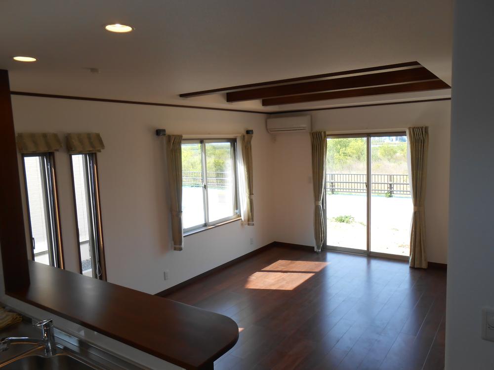 Same specifications photos (living). Our construction cases