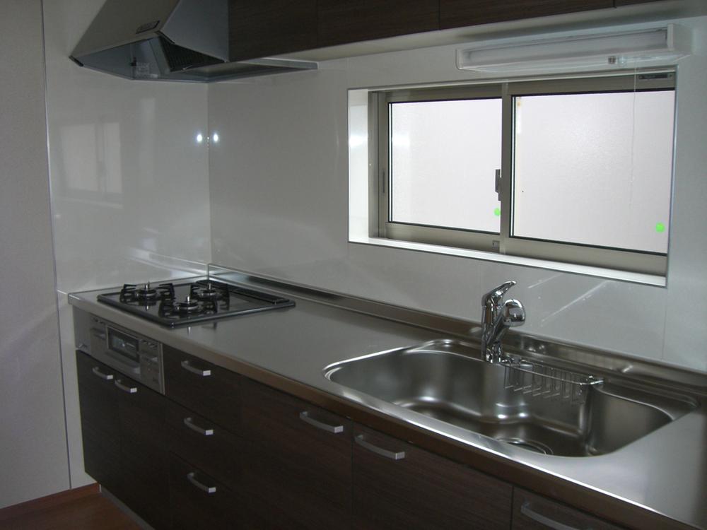 Same specifications photo (kitchen). Building 2 same specification kitchen 