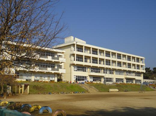 Primary school. Kamiya 700m up to elementary school (elementary school)