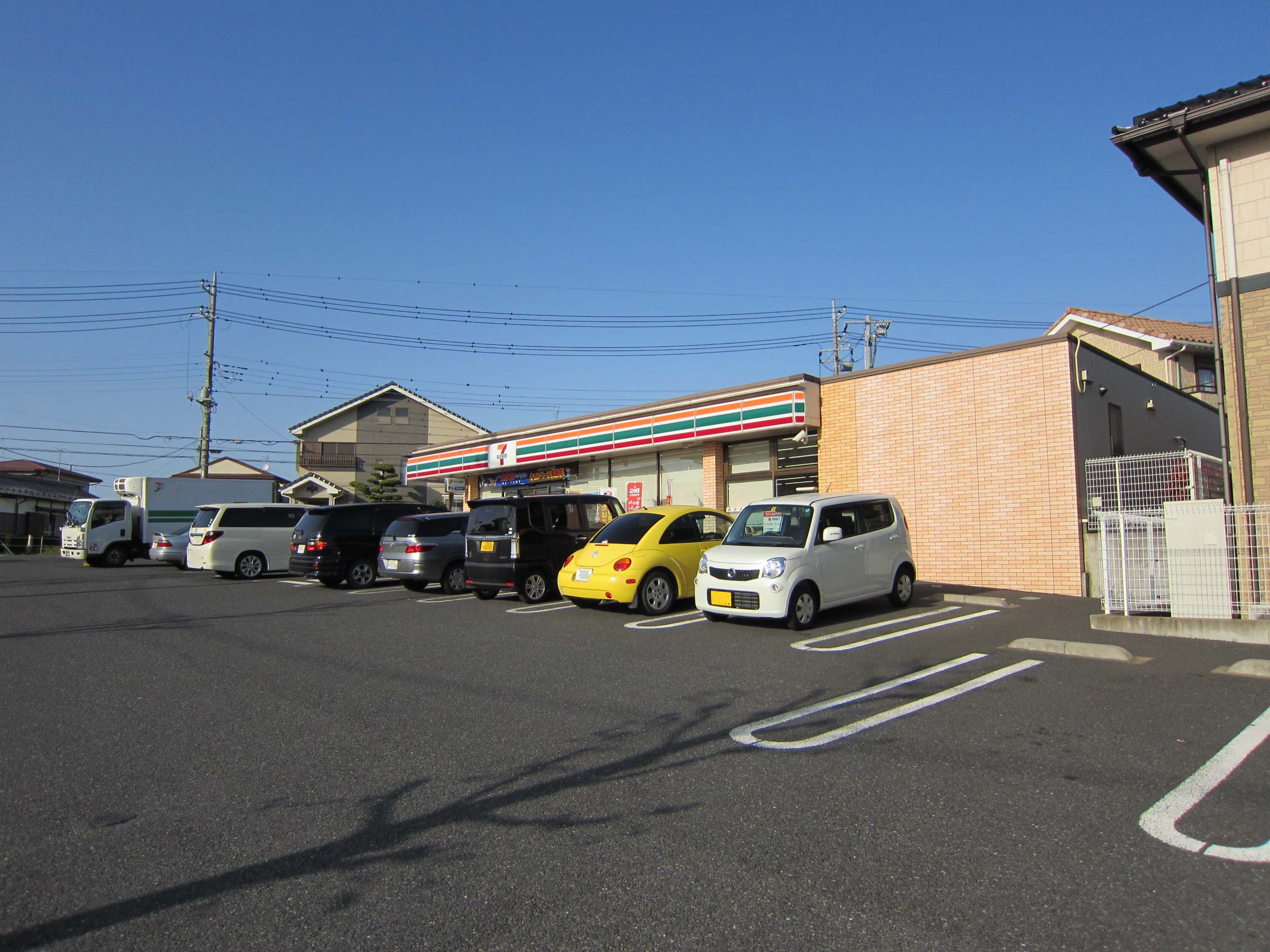 Convenience store. Seven-Eleven Ushiku Minami 2-chome up (convenience store) 532m