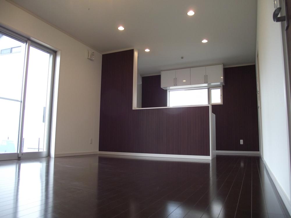 Same specifications photos (living)