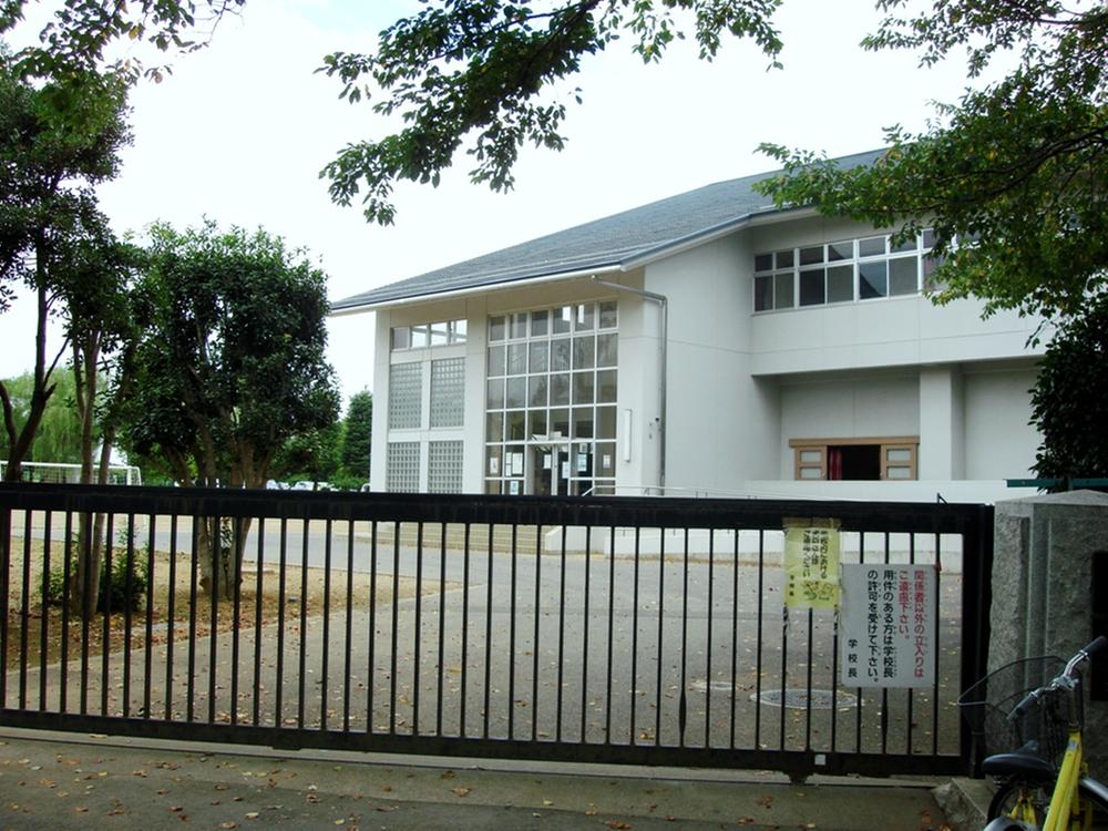 Primary school. Ushiku until elementary school 460m