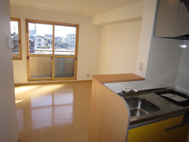 Living and room. Counter kitchen living room overlooking