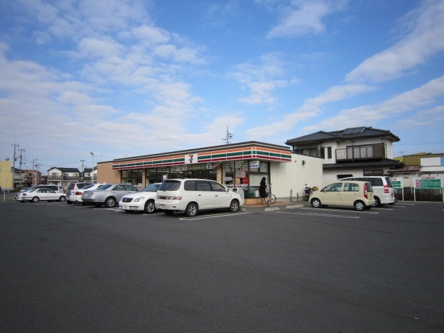 Convenience store. Seven-Eleven Ushiku Sakae 2-chome up (convenience store) 857m