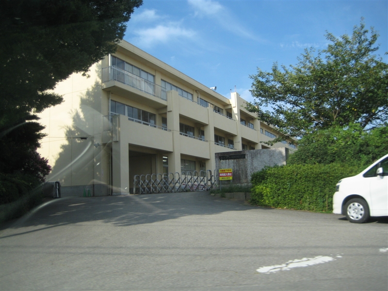 Primary school. Okada 850m up to elementary school (Ushiku) (Elementary School)
