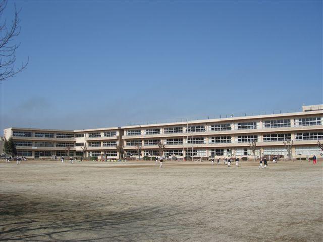 Primary school. Mukodai 800m up to elementary school