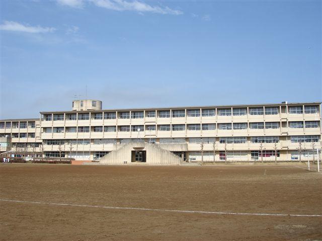 Junior high school. Ushiku to South Junior High School 1100m