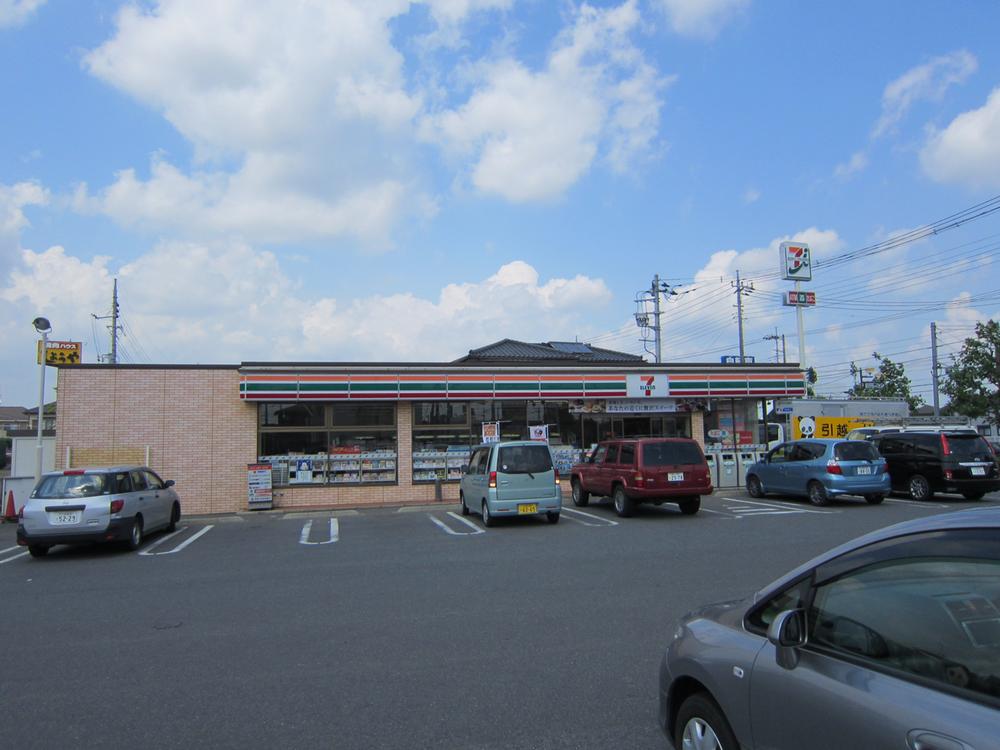 Convenience store. Seven-Eleven Ushiku Sakaemachi 706m up to 2-chome