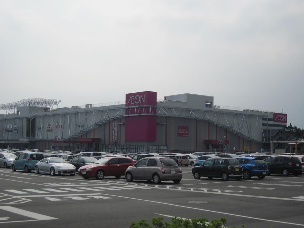 Shopping centre. Aeon Mall Tsukubamade 31000m