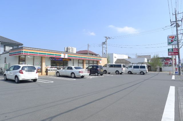 Convenience store. Seven-Eleven Ushiku Sakuradai store up (convenience store) 674m
