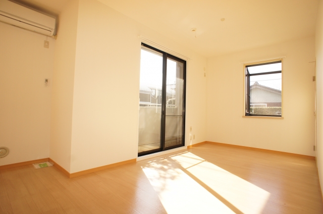 Living and room. Stylish bay windows with a living