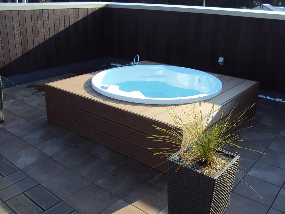 Model house photo. Rooftop Jacuzzi