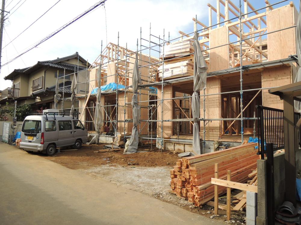 Local photos, including front road. Local (11 May 2013) Shooting