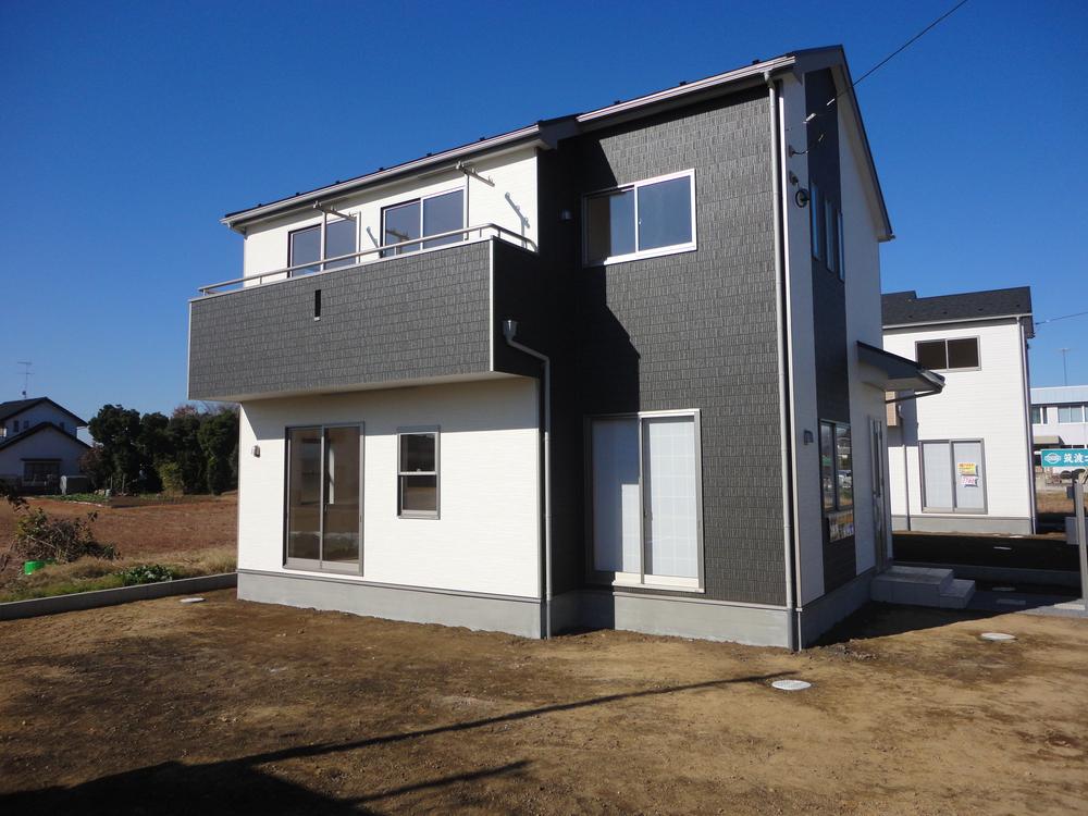 Same specifications photos (appearance). (Building 2) same specification