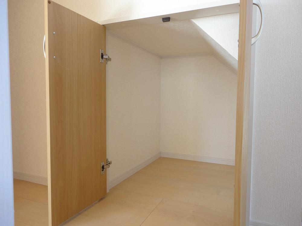 Receipt. Stairs bottom storage (Building 2) same specification