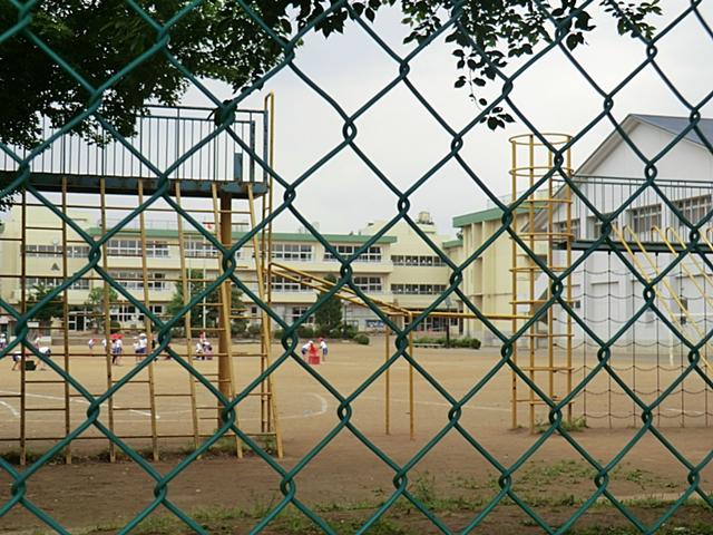 Primary school. Ushiku Municipal Ushiku until elementary school 850m