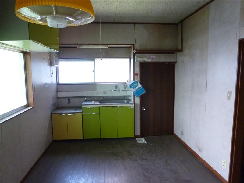 Kitchen. Local (May 2013) Shooting