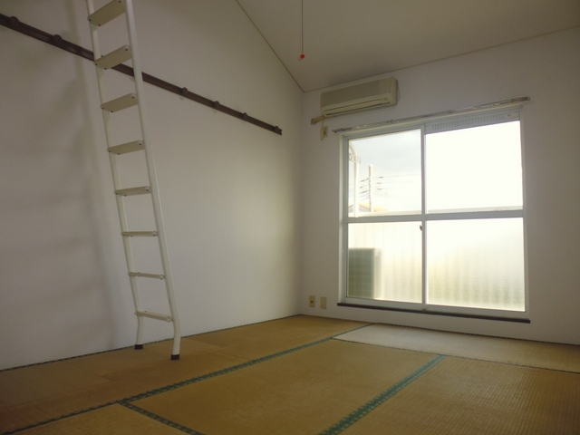 Other room space.  ※ There ladder loft