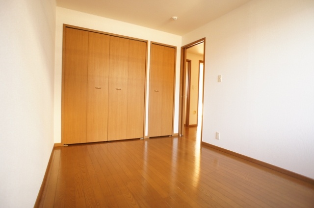 Living and room. Large closet-conditioned Western-style