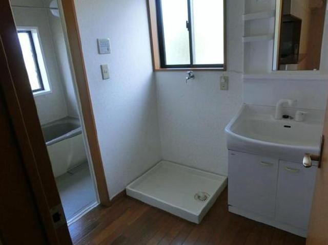 Wash basin, toilet