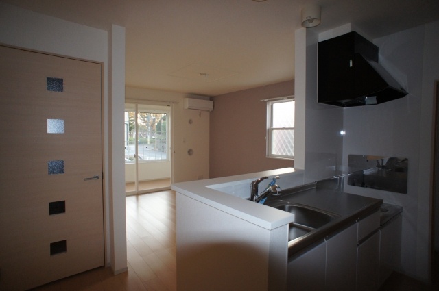 Kitchen. Counter kitchen living room overlooking