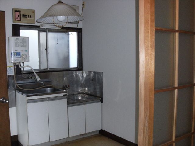 Kitchen.  ※ Gas stove installation Allowed