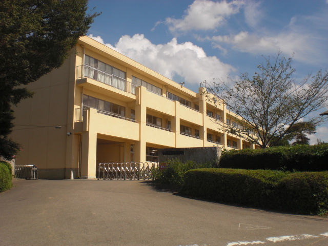 Primary school. 1600m until Okada Small (Elementary School)
