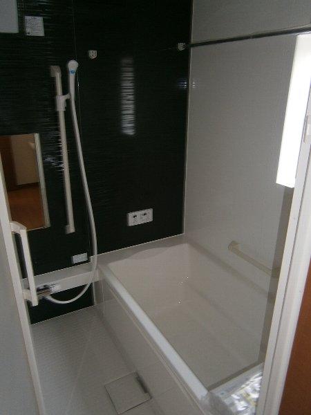 Same specifications photo (bathroom)