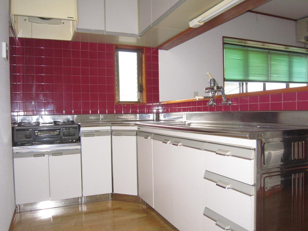 Kitchen. 2F