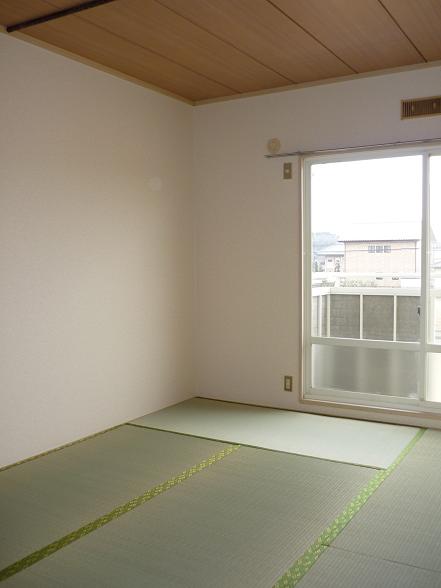 Living and room. Good day ☆ Sense of openness Japanese-style room facing south