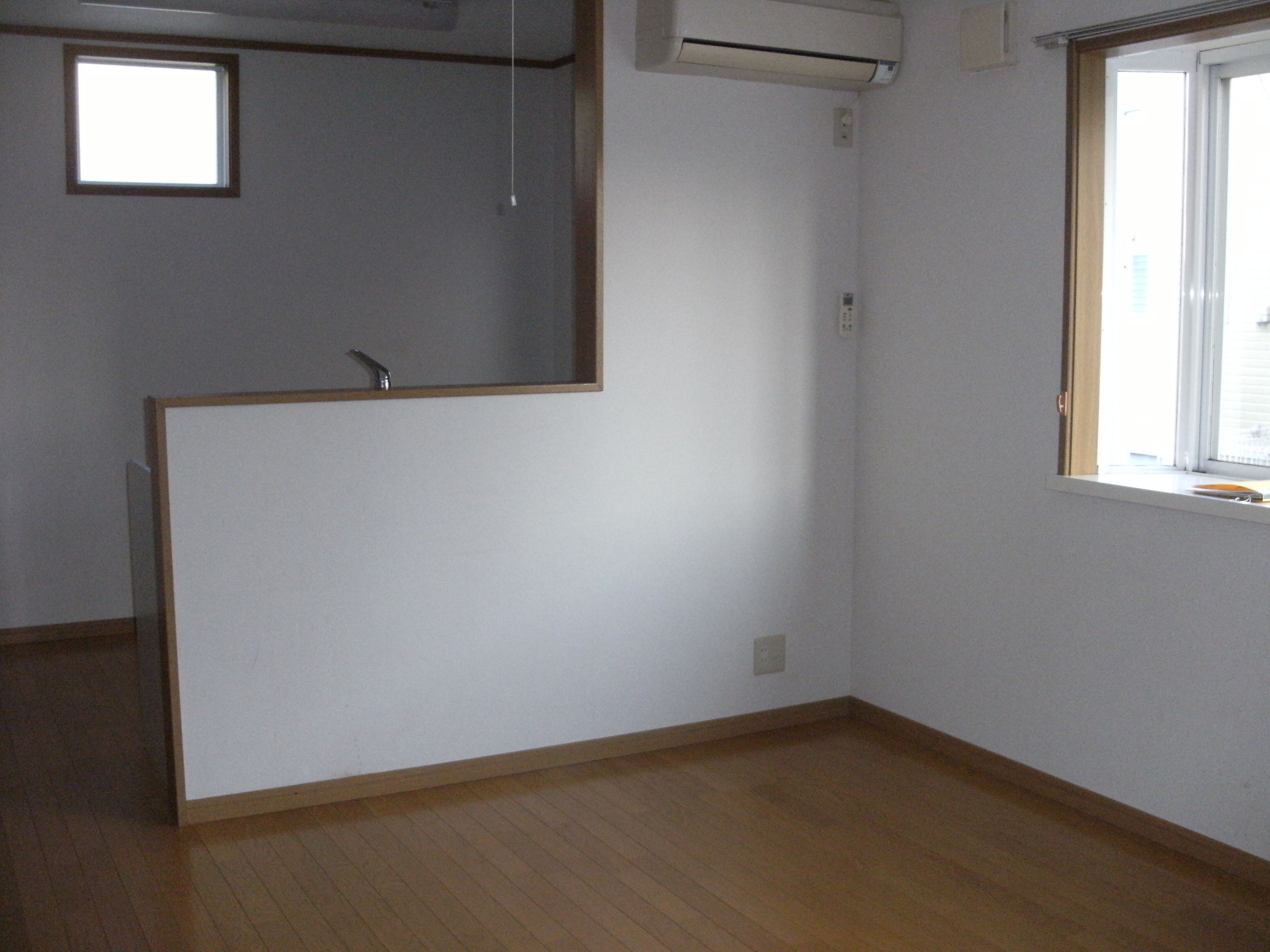 Living and room.  ※ Face-to-face kitchen