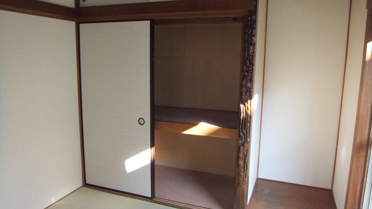 Receipt. Storage space of the first floor Japanese-style room