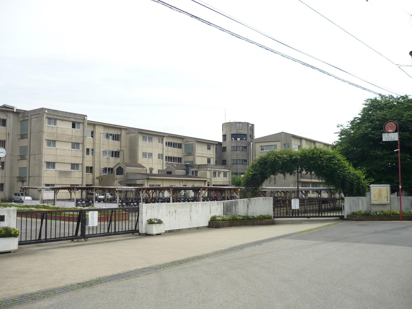 Junior high school. Ushiku stand Ushiku south junior high school (junior high school) up to 1275m