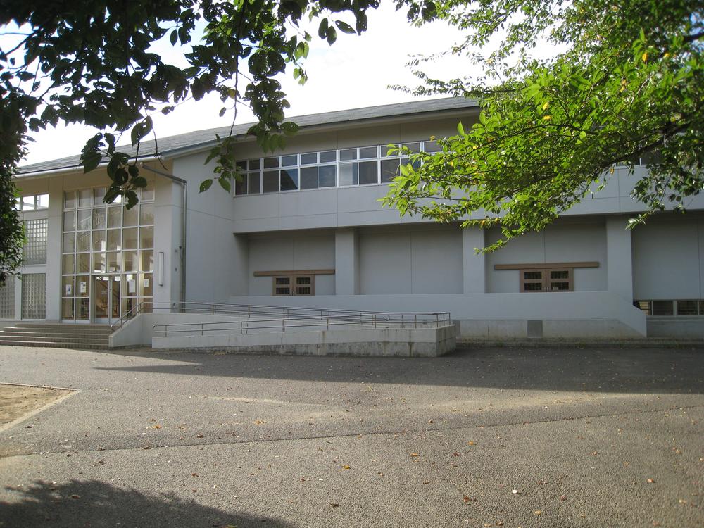 Primary school. Ushiku Municipal Ushiku until elementary school 486m