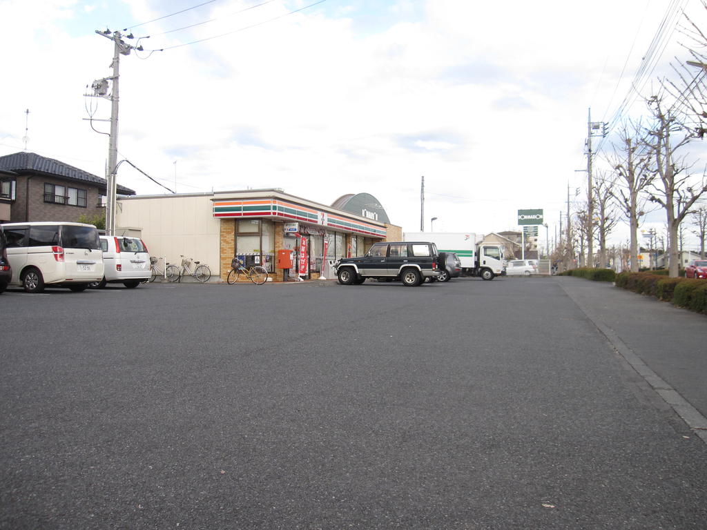 Convenience store. Seven-Eleven Ushiku center 2-chome up (convenience store) 359m