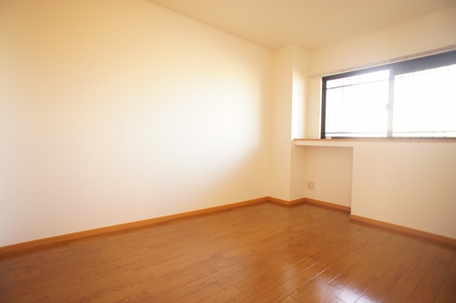 Living and room. Large closet-conditioned Western-style