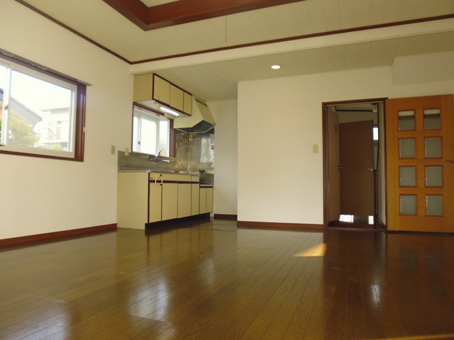 Living and room.  ※ Flooring