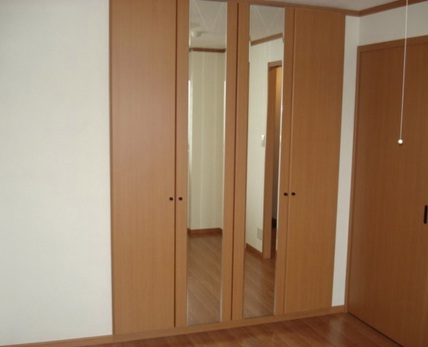 Receipt. Large closet with attached mirror