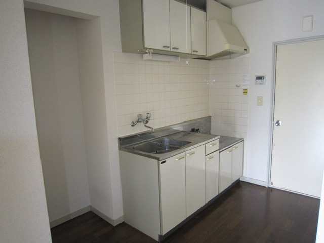 Kitchen.  ※ Gas stove installation Allowed