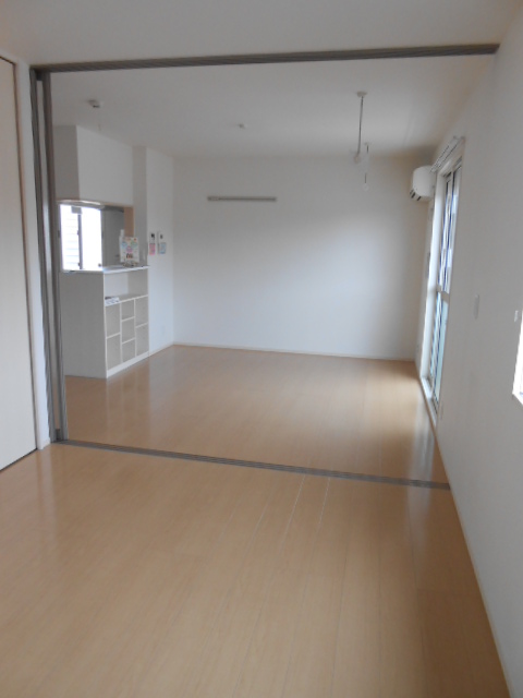 Living and room. There is a feeling of cleanliness in the white room ☆ 