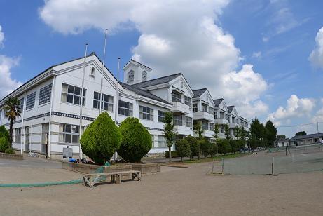 Junior high school. 889m until Yuki City Yuki Higashi Junior High School