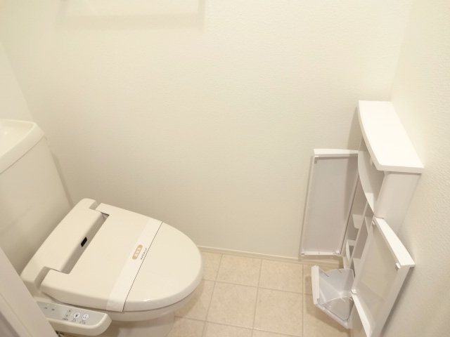 Toilet. Of course, it is convenient there is also a little storage in with Washlet ◎