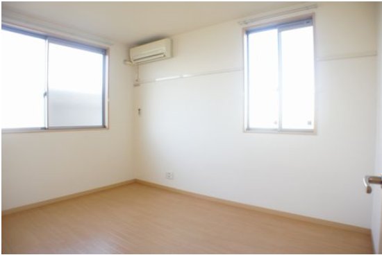Other room space. It comes with north Western-style air conditioning. 