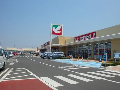 Shopping centre. 1100m to Yorktown Yuki (shopping center)