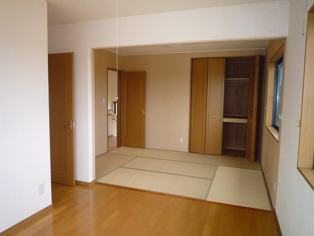 Other introspection. Western-style plus Japanese-style room