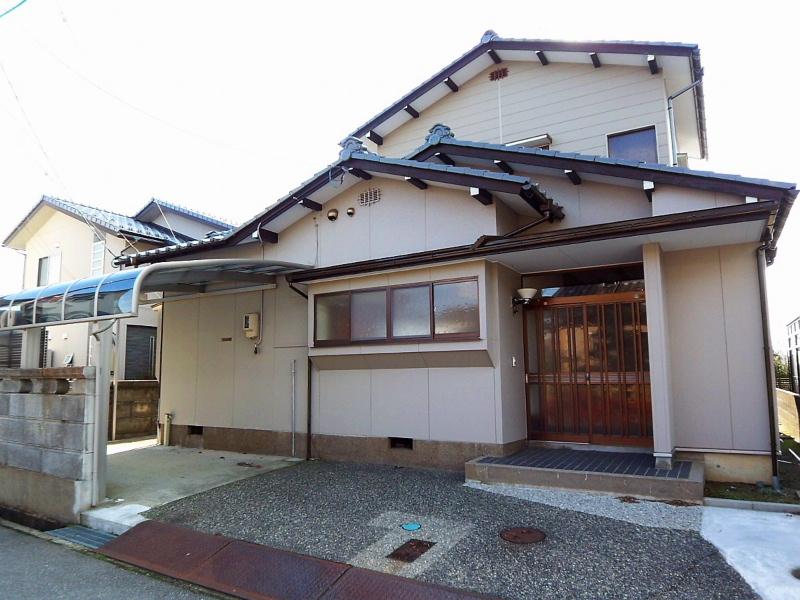 Local appearance photo. Local is shiny in the (2013 November) shooting exterior is also renovation completed!