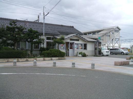 Other Environmental Photo. It is about 1 minute of good location walk to JR Kaga-Kasama Station
