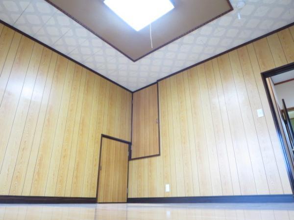 Non-living room. 2 Kaiyoshitsu 8 pledge ・ It ceiling is impressive