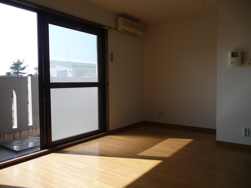 Living and room. LDK ・ Sunny
